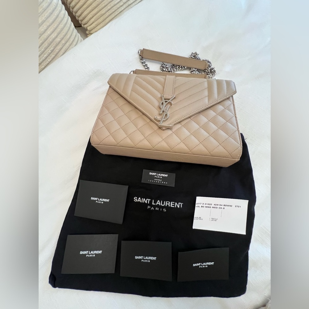 YSL MEDIUM ENVELOPE IN QUILTED GRAIN DE POUDRE EMBOSSED LEATHER SHOULDER BAG